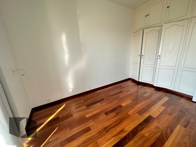 Apartamento à venda com 3 quartos, 112m² - Foto 13