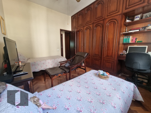 Apartamento à venda com 4 quartos, 201m² - Foto 13