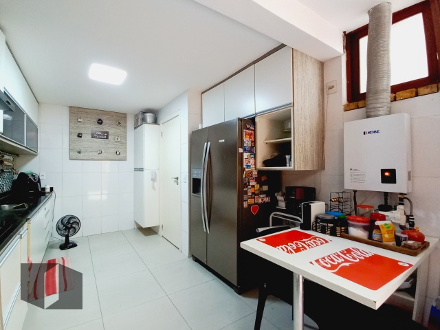 Casa à venda com 3 quartos, 200m² - Foto 18