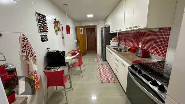 Apartamento à venda com 3 quartos, 147m² - Foto 12