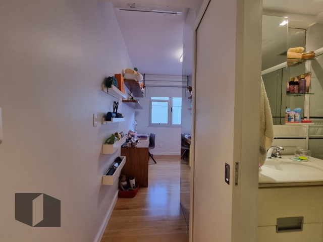 Apartamento à venda com 4 quartos, 225m² - Foto 25