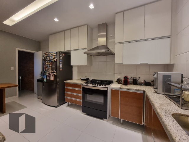 Apartamento à venda com 4 quartos, 225m² - Foto 37