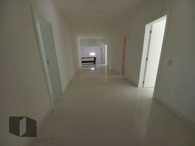 Casa de Condomínio à venda com 5 quartos, 442m² - Foto 24