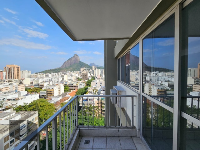 Apartamento à venda com 4 quartos, 130m² - Foto 1