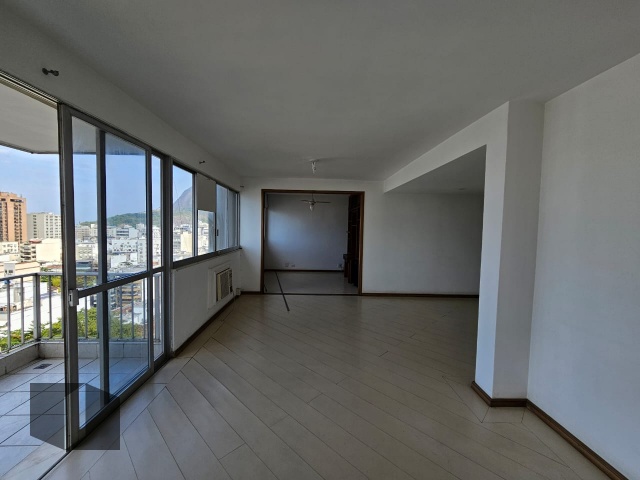 Apartamento à venda com 4 quartos, 130m² - Foto 4