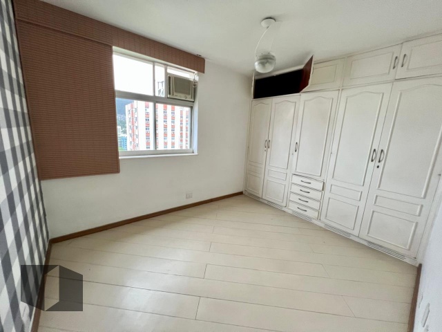 Apartamento à venda com 4 quartos, 130m² - Foto 9