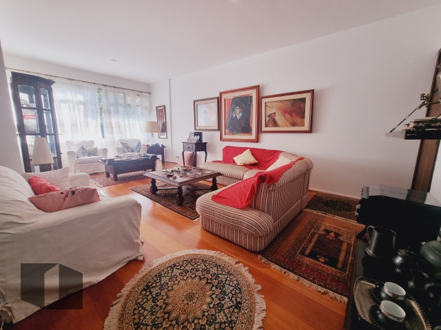 Apartamento à venda com 4 quartos, 200m² - Foto 1