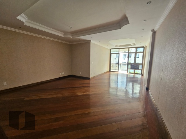 Apartamento à venda com 4 quartos, 177m² - Foto 1