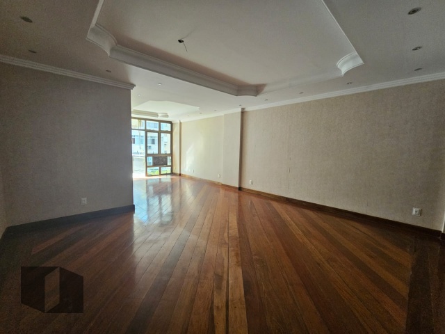 Apartamento à venda com 4 quartos, 177m² - Foto 2