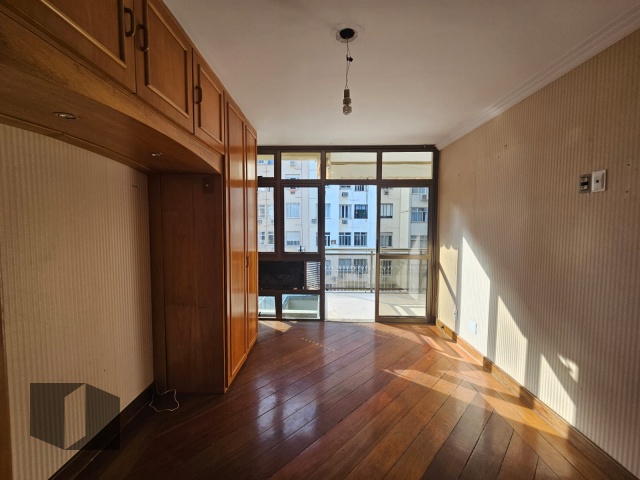 Apartamento à venda com 4 quartos, 177m² - Foto 9