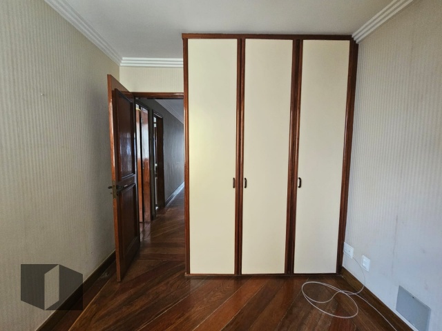 Apartamento à venda com 4 quartos, 177m² - Foto 17