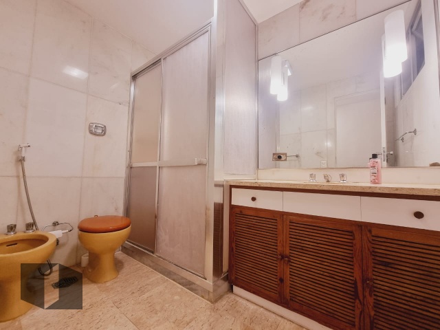 Apartamento para alugar com 4 quartos, 130m² - Foto 17