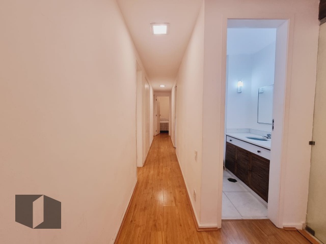 Apartamento para alugar com 4 quartos, 130m² - Foto 8