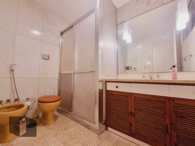 Apartamento para alugar com 4 quartos, 130m² - Foto 18