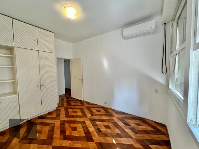 Apartamento para alugar com 4 quartos, 215m² - Foto 13