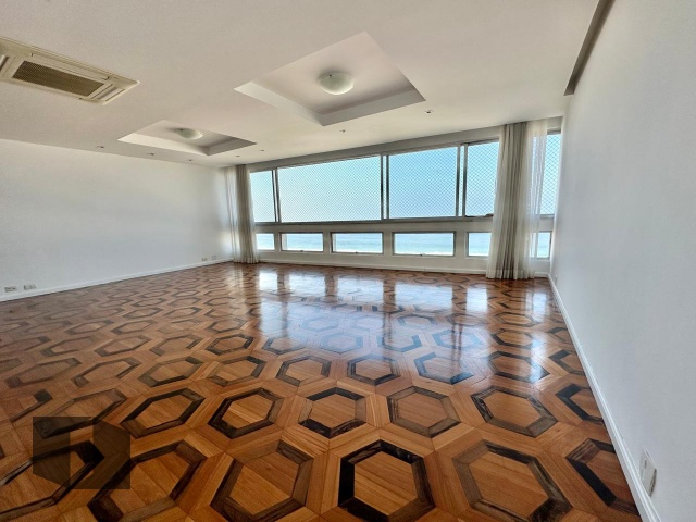 Apartamento para alugar com 4 quartos, 215m² - Foto 2