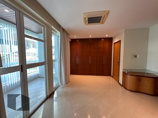 Apartamento para alugar com 3 quartos, 143m² - Foto 14