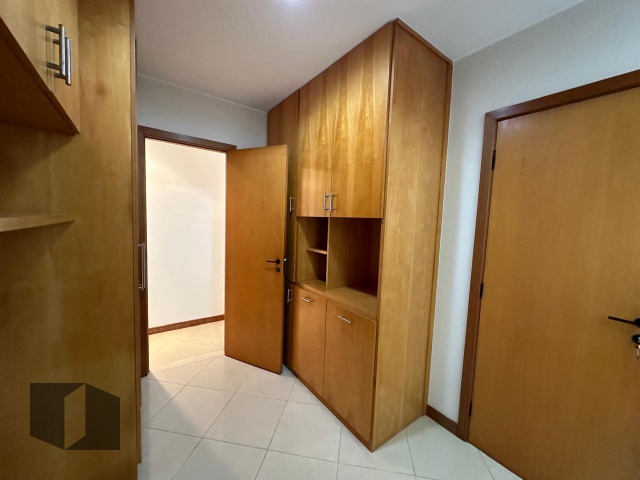 Apartamento para alugar com 3 quartos, 143m² - Foto 28