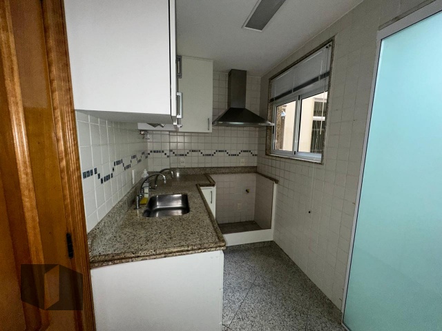 Apartamento para alugar com 3 quartos, 143m² - Foto 35