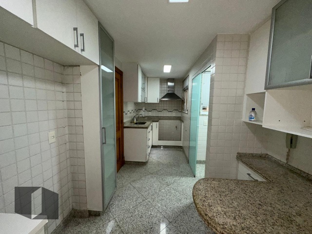 Apartamento para alugar com 3 quartos, 143m² - Foto 32