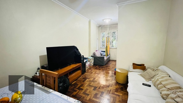 Apartamento à venda com 3 quartos, 74m² - Foto 2