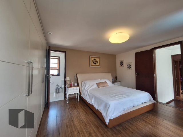 Casa à venda com 4 quartos, 191m² - Foto 12