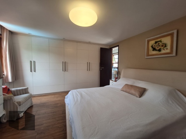 Casa à venda com 4 quartos, 191m² - Foto 14