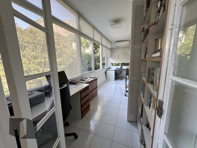 Apartamento à venda com 3 quartos, 110m² - Foto 13