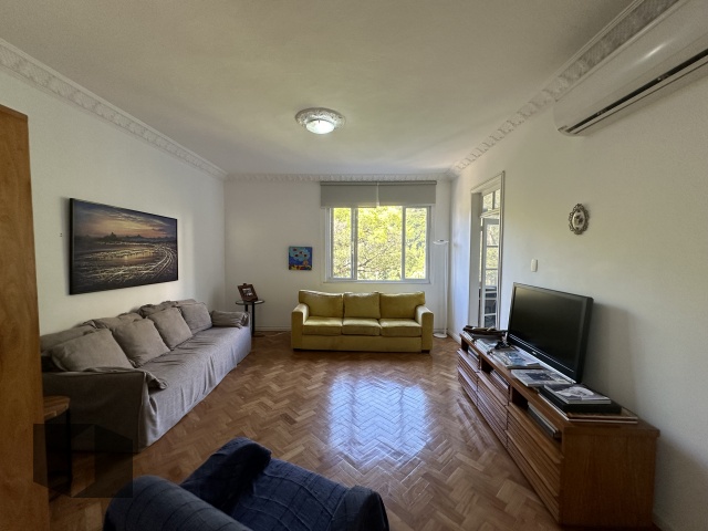 Apartamento à venda com 3 quartos, 110m² - Foto 2