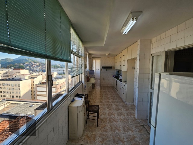 Apartamento à venda com 4 quartos, 187m² - Foto 16