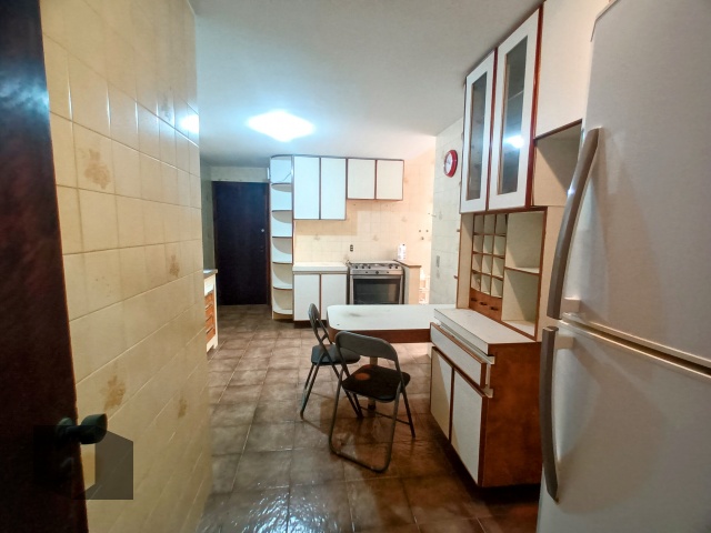 Apartamento à venda com 3 quartos, 196m² - Foto 17