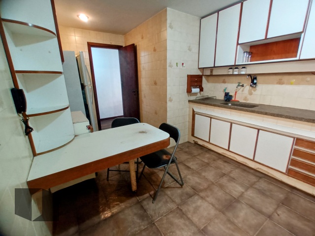 Apartamento à venda com 3 quartos, 196m² - Foto 19