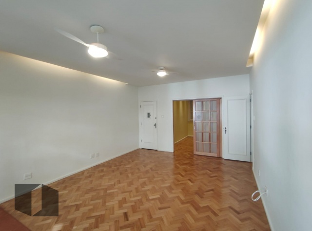 Apartamento à venda com 3 quartos, 129m² - Foto 2