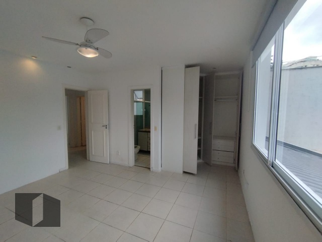 Casa à venda com 3 quartos, 254m² - Foto 18