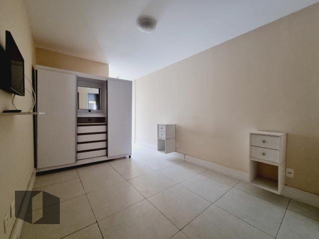 Apartamento à venda com 2 quartos, 76m² - Foto 9