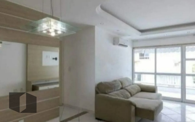 Apartamento à venda com 2 quartos, 75m² - Foto 2