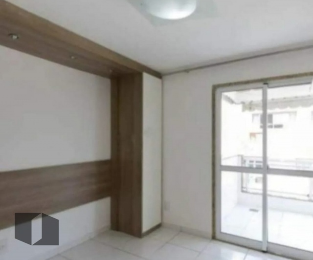 Apartamento à venda com 2 quartos, 75m² - Foto 4