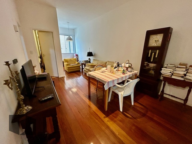 Apartamento à venda com 2 quartos, 81m² - Foto 1