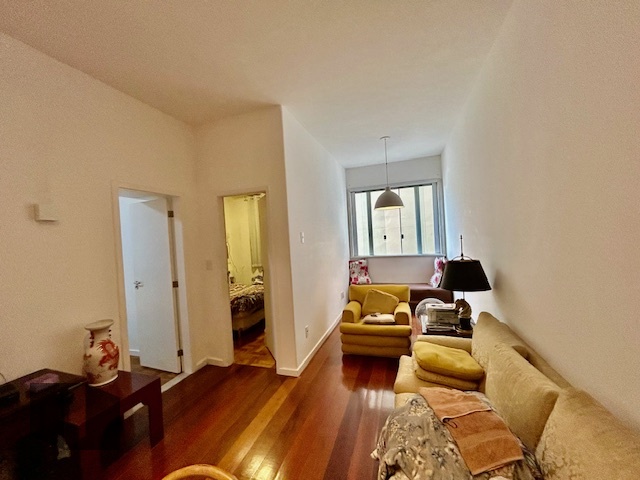 Apartamento à venda com 2 quartos, 81m² - Foto 2