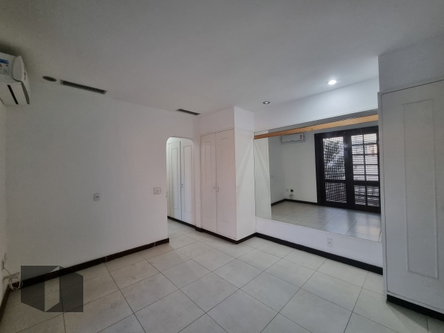 Casa para alugar com 5 quartos, 1008m² - Foto 17