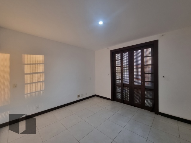 Casa para alugar com 5 quartos, 1008m² - Foto 13