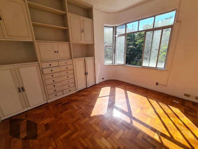 Quarto aberto para sala