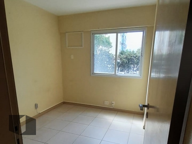 Apartamento à venda com 2 quartos, 64m² - Foto 11