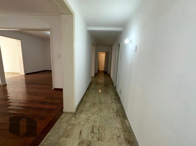 Apartamento à venda com 3 quartos, 218m² - Foto 19