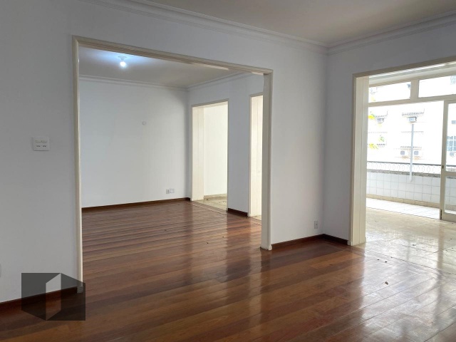 Apartamento à venda com 3 quartos, 218m² - Foto 4