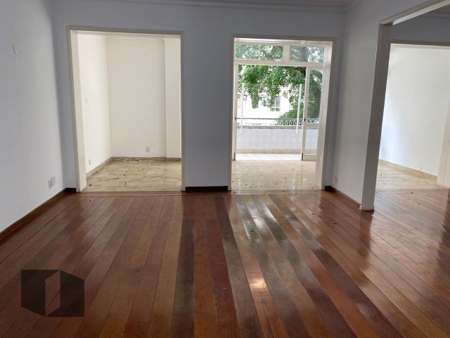 Apartamento à venda com 3 quartos, 218m² - Foto 1