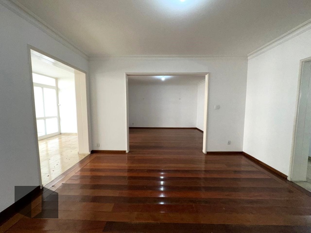 Apartamento à venda com 3 quartos, 218m² - Foto 2