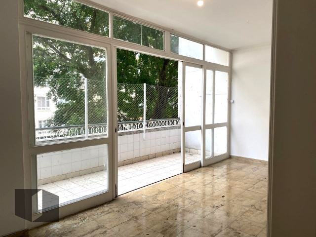 Apartamento à venda com 3 quartos, 218m² - Foto 12