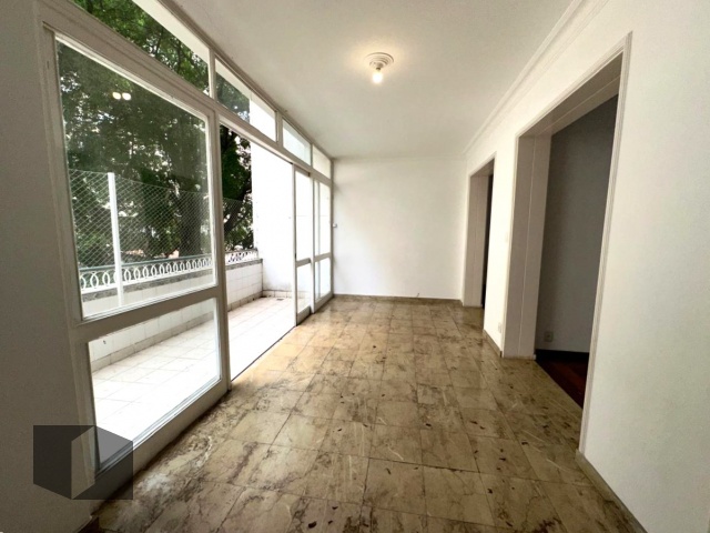 Apartamento à venda com 3 quartos, 218m² - Foto 11