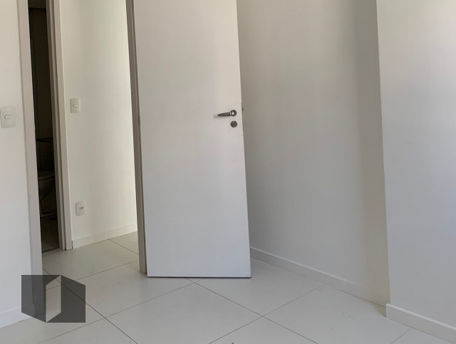 Apartamento à venda com 2 quartos, 83m² - Foto 11